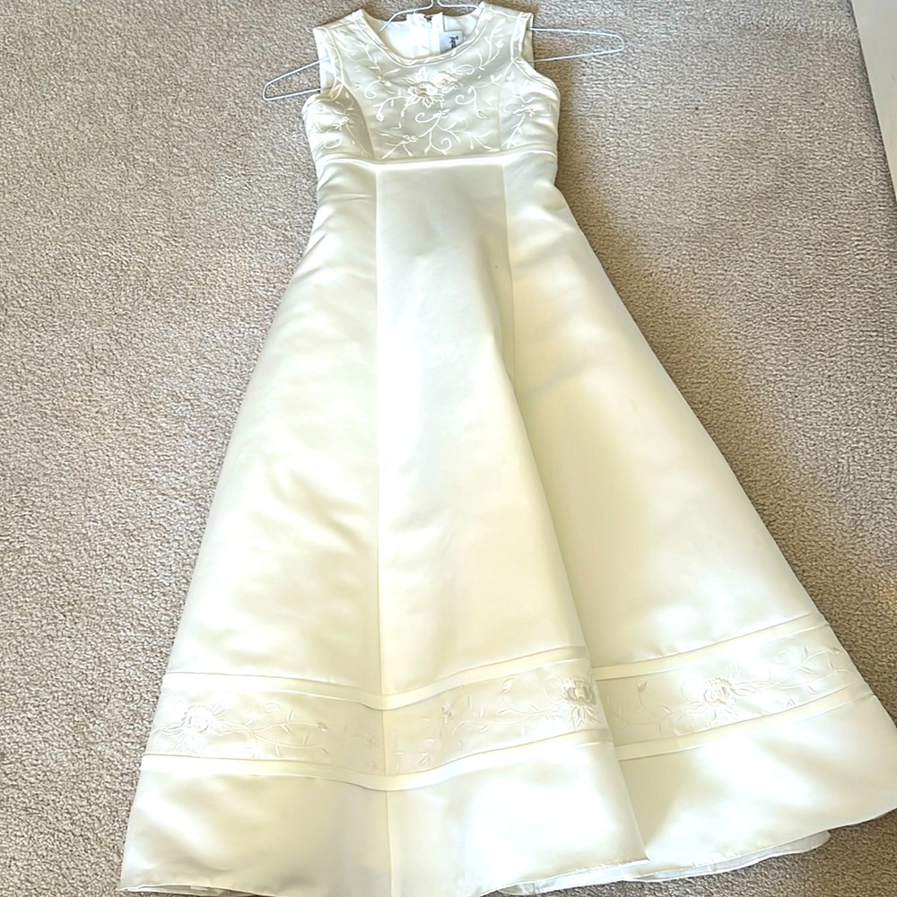 Oleg Cassini Ivory flower girl dress sz 7